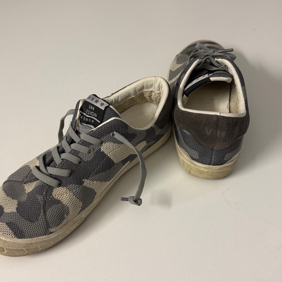 Vintage Havana Size7 style: Fly Camo Multi. Knit sneakers. Soft/comfortable wear - Picture 3 of 3